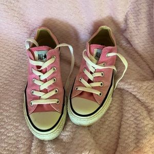 Converse women’s 6